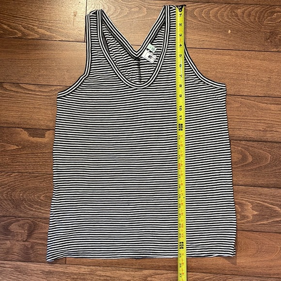 Susina horizontal striped gathered tank top - Picture 6 of 7